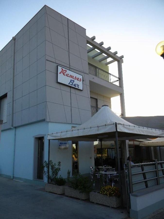 B&B Ramses Uta Bagian luar foto