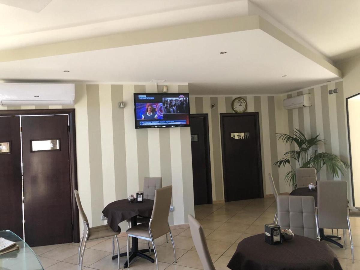 B&B Ramses Uta Bagian luar foto