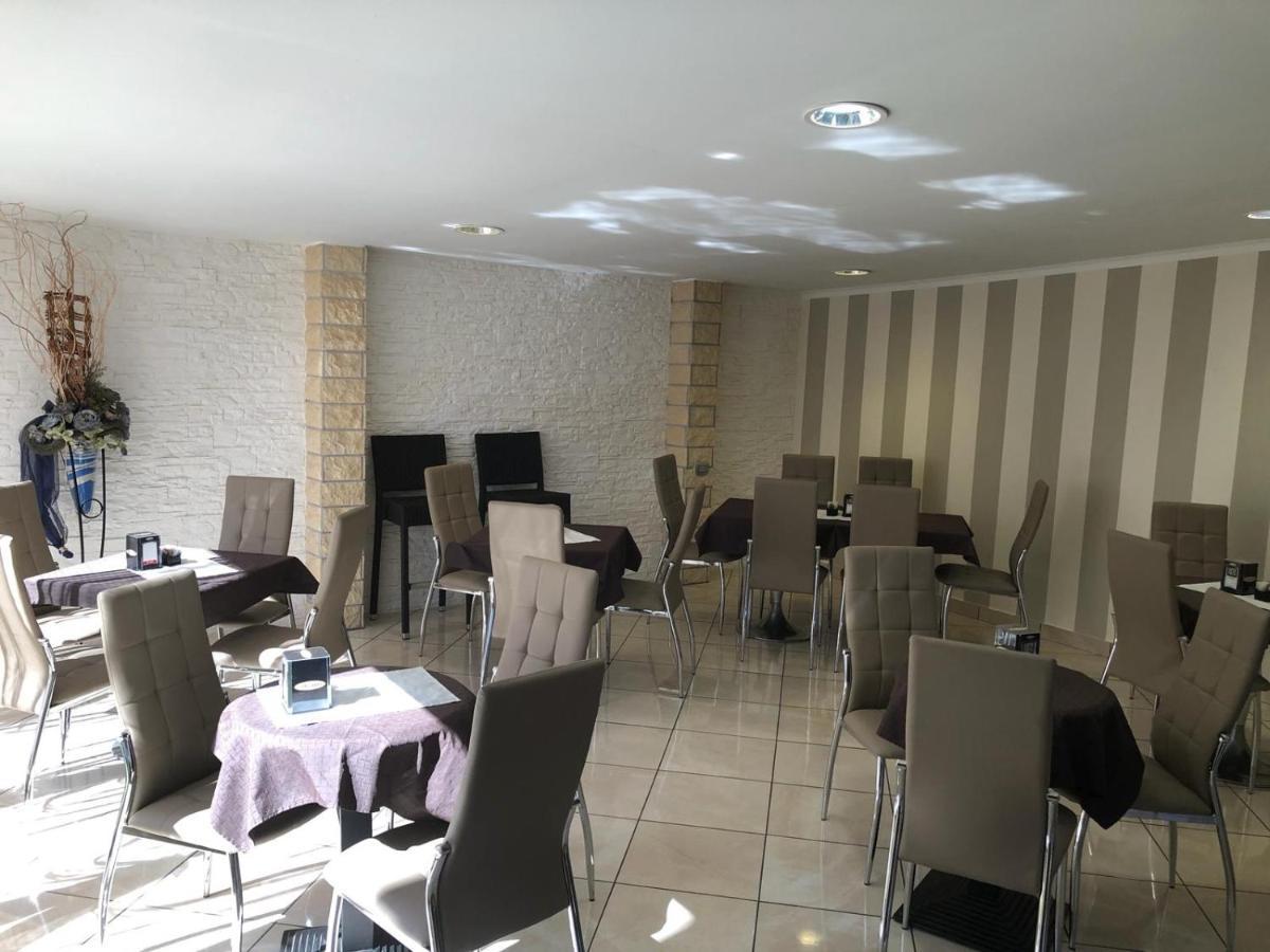 B&B Ramses Uta Bagian luar foto